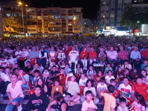 Çınarcık’ta Euro 2024 çeyrek final heyecanı