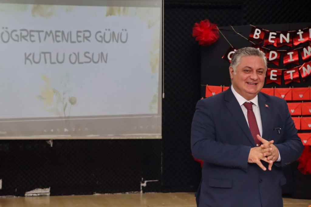 Öğretmenlerimiz... Başkan Gürel Teşekkürü İhmal Etmedi!